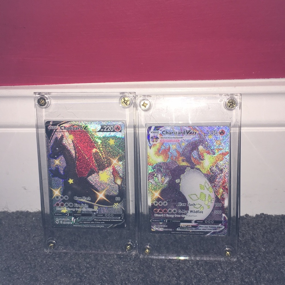 BIG POKÉMON MYSTERY BOX ( guaranteed charizard )